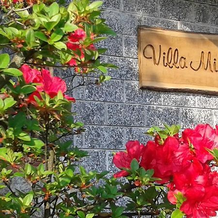 Casnate Con Bernate B&B Villa Mirella المظهر الخارجي الصورة