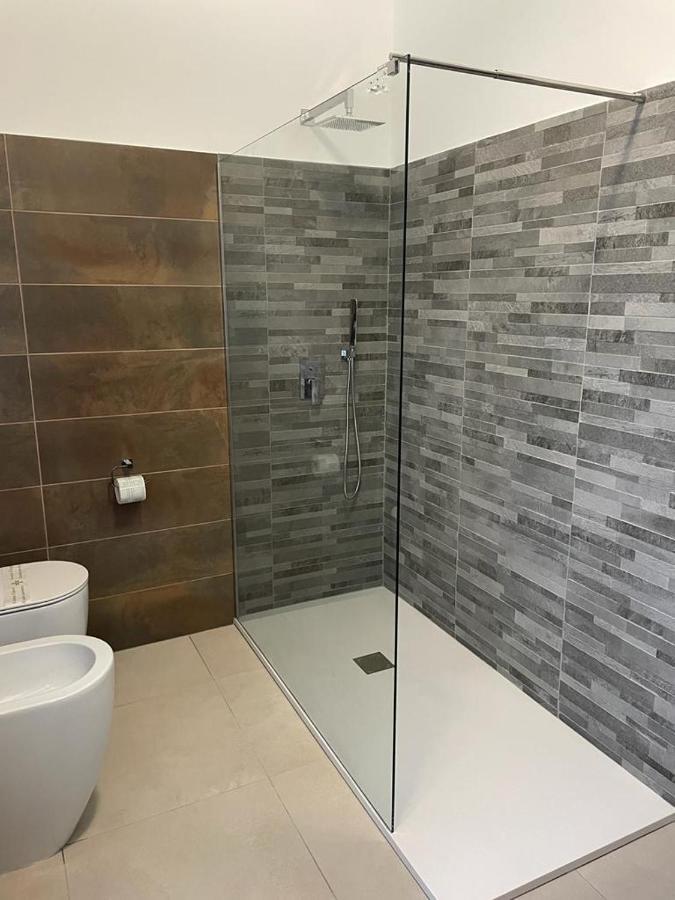 Casnate Con Bernate B&B Villa Mirella المظهر الخارجي الصورة