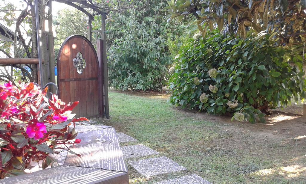 Casnate Con Bernate B&B Villa Mirella المظهر الخارجي الصورة