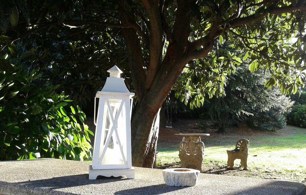 Casnate Con Bernate B&B Villa Mirella المظهر الخارجي الصورة