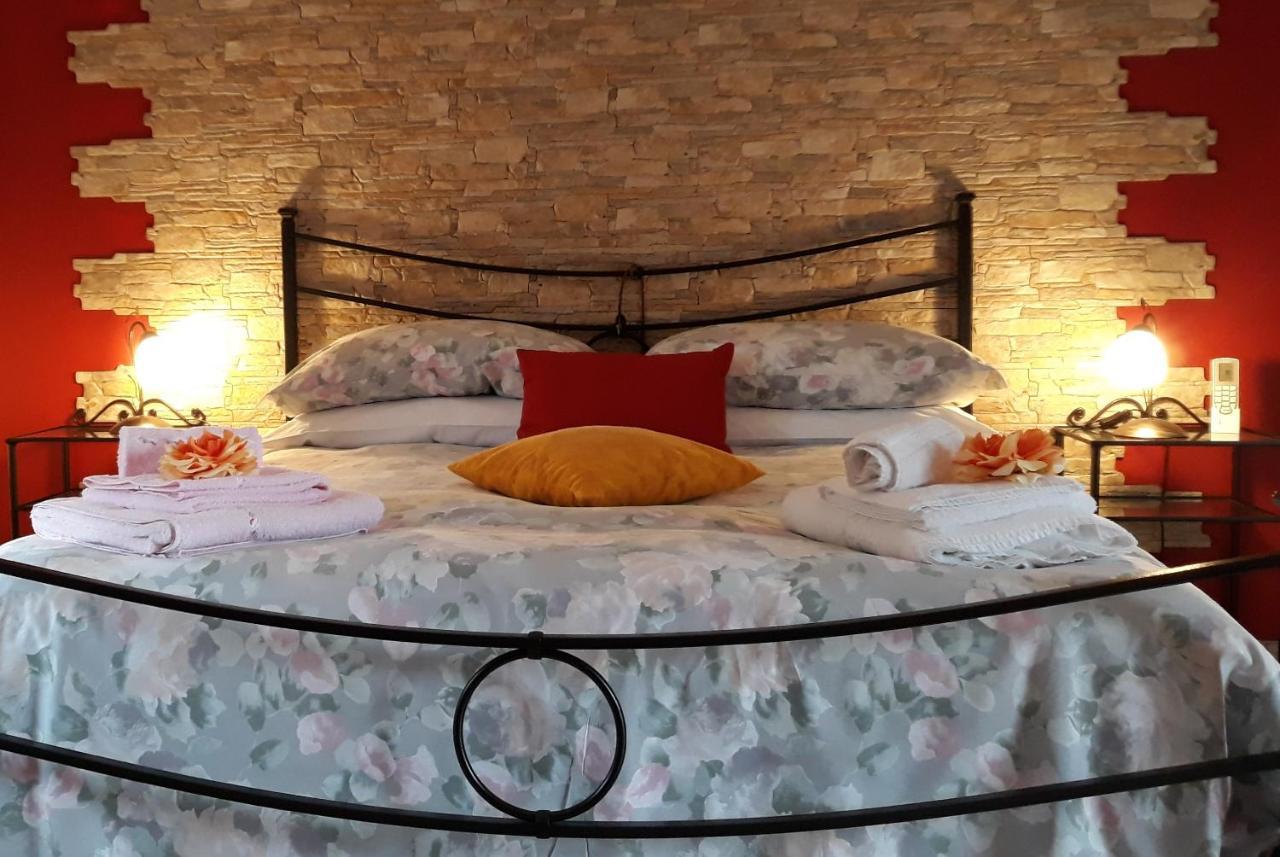 Casnate Con Bernate B&B Villa Mirella المظهر الخارجي الصورة
